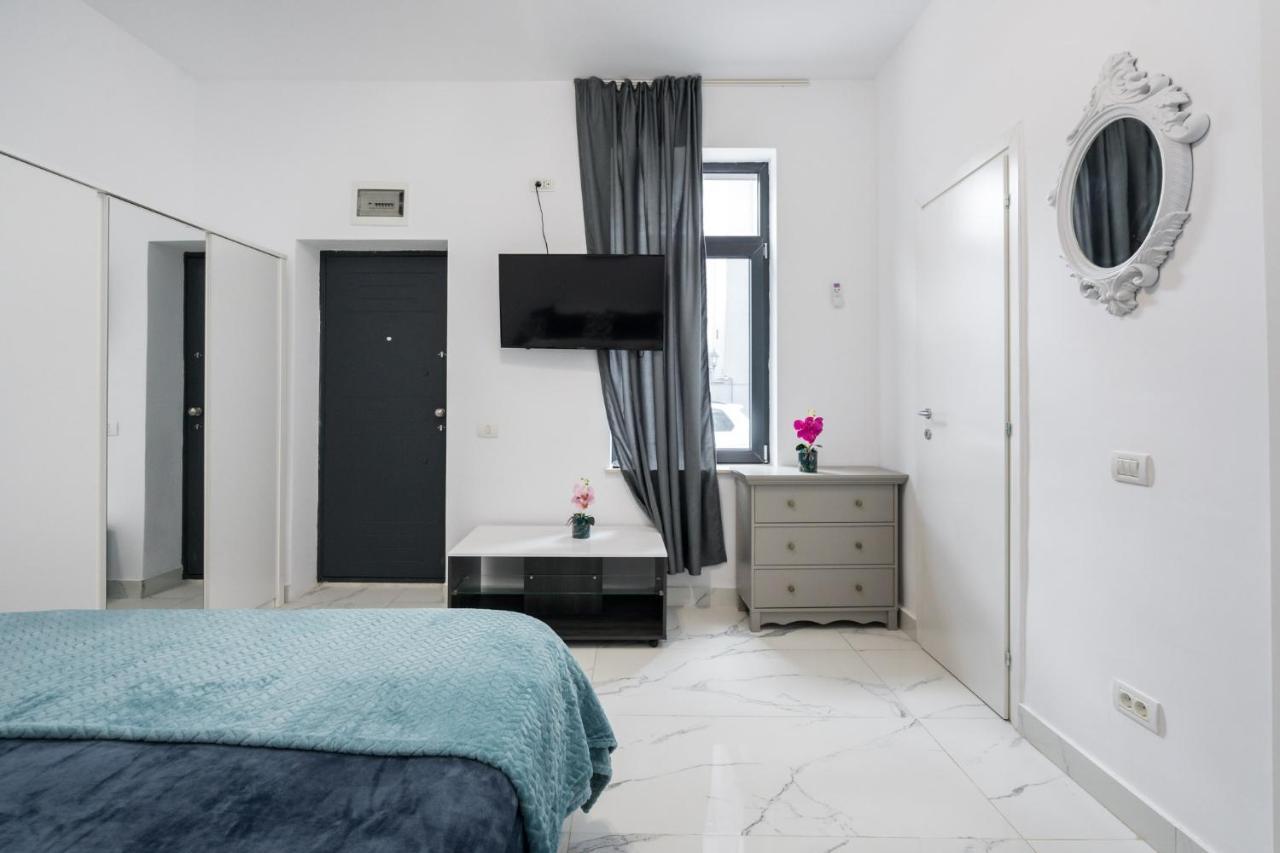 Blue-Line-Apartment-Unirii Bucharest Exterior photo